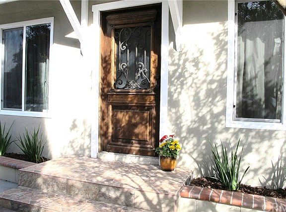 3rd image of 417 S Vine St