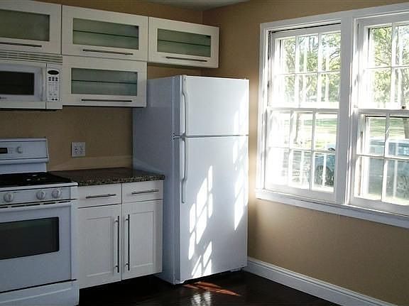 3rd image of 54 Selfridge St