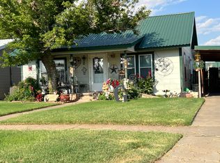 708 Cedar St, Plainview, TX 79072