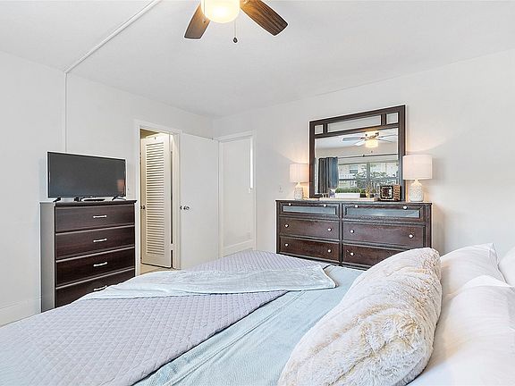5th image of 3230 NE 13th St APT 102