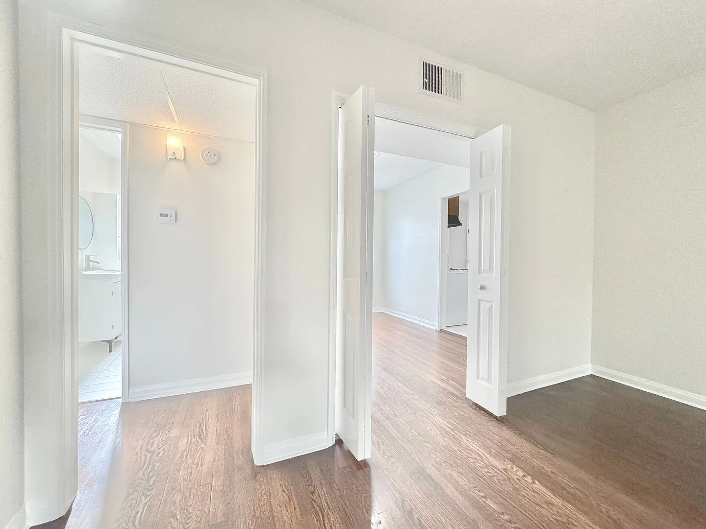 220-222 S Rexford Dr — Photo 4