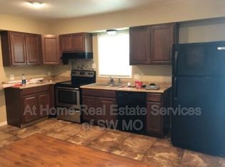 2347 E Huntington St, Ozark, MO 65721