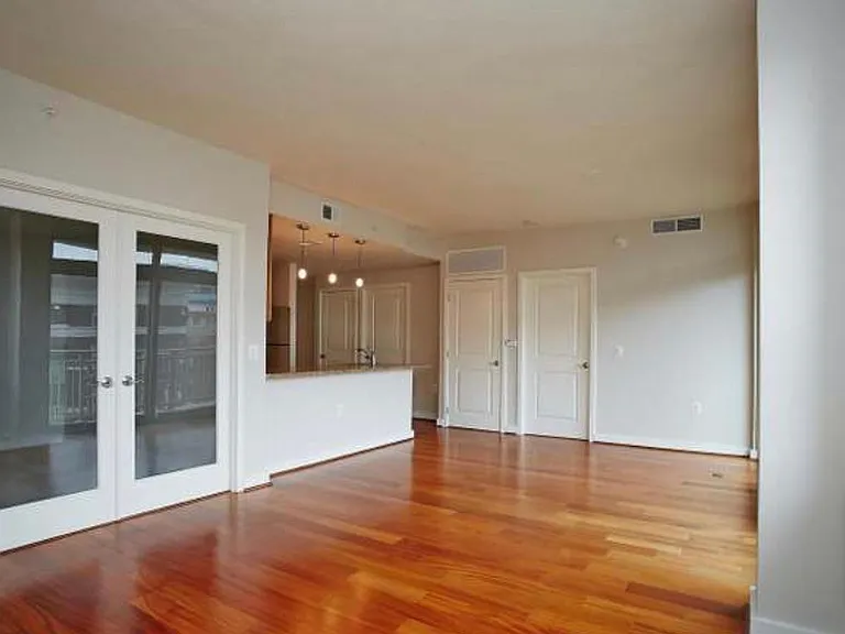 888 N Quincy St #910 — Photo 5
