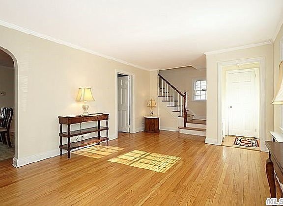 3rd image of 52 Sydney Ave