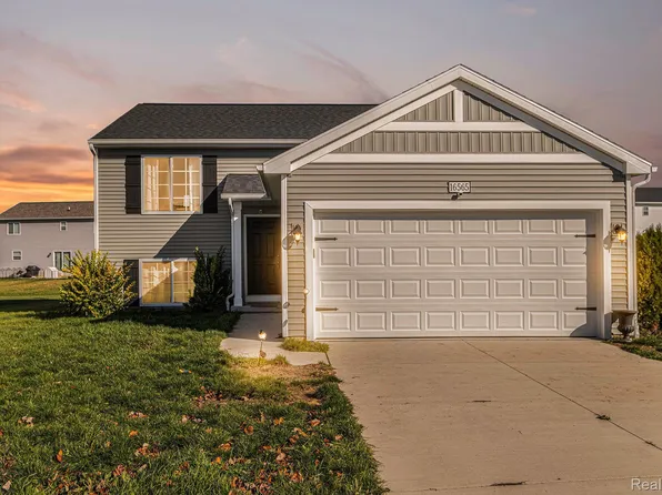 16565 Charles Town Dr, Linden, MI 48451