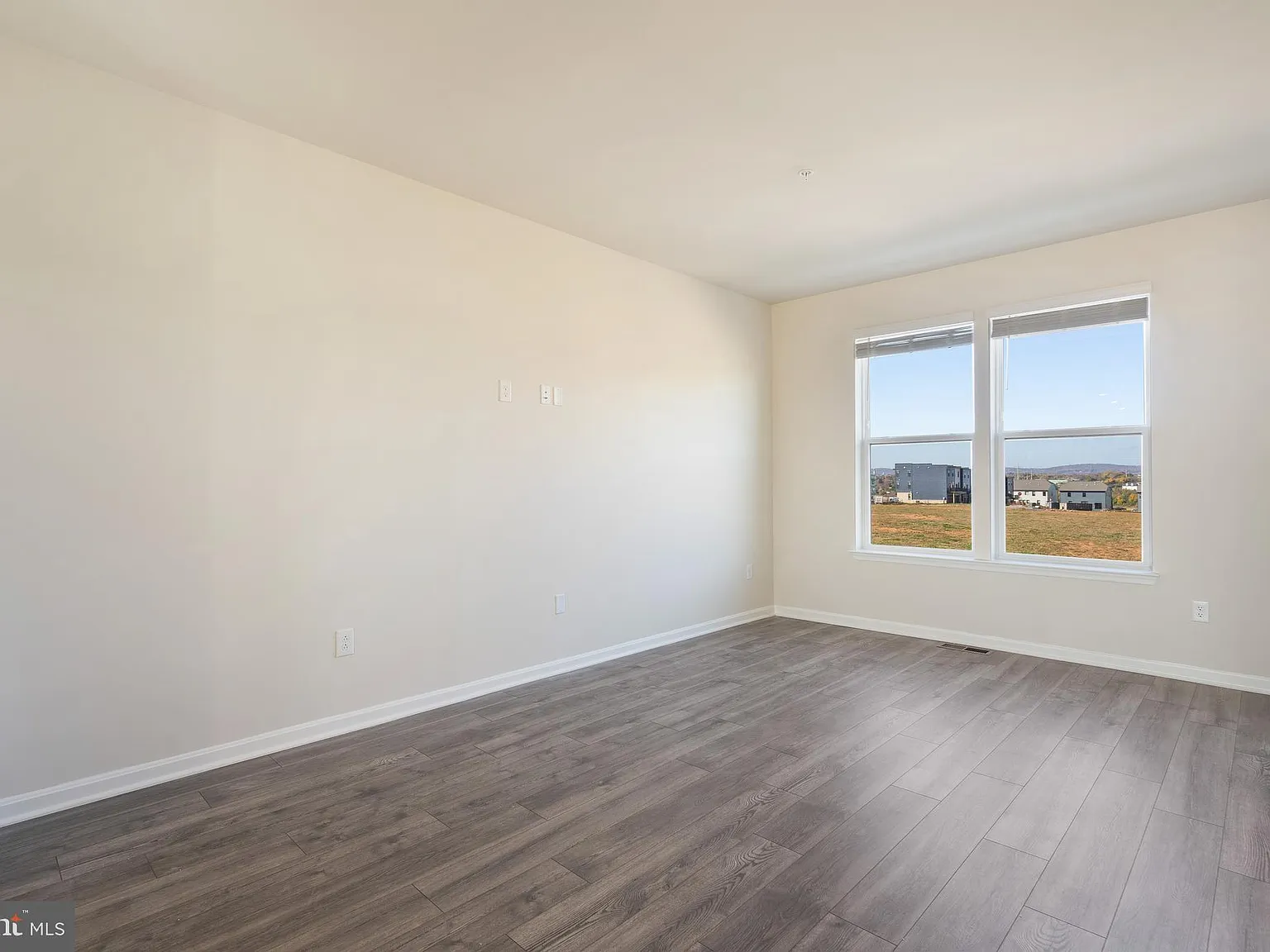 4 bed, 3.5 bath, $2,950 — Photo 3