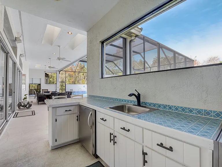 4653 Hadfield Dr — Photo 35