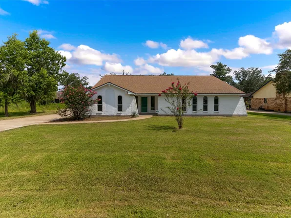 1430 North Rd, Lake Jackson, TX 77566