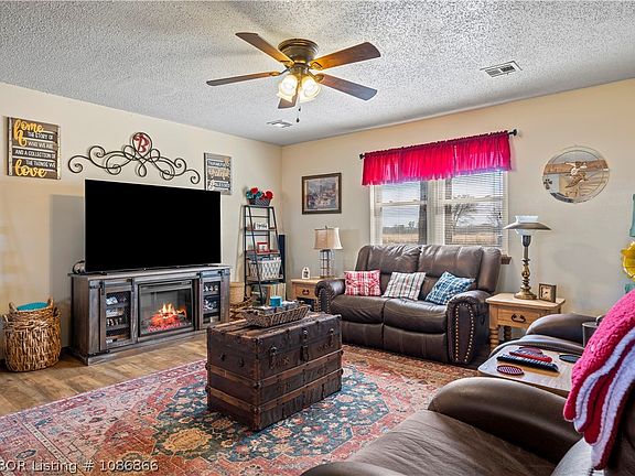 3rd image of 306 Rock Jail Rd