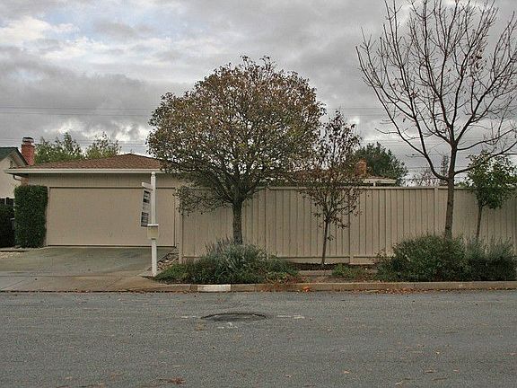 2nd image of 1632 Grosbeak Ave