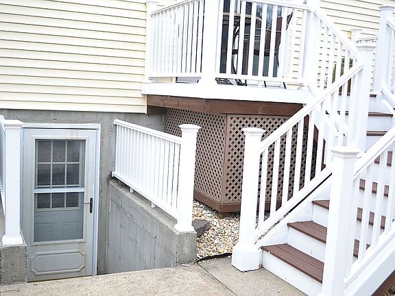 5th image of 38 Ackerly Ln