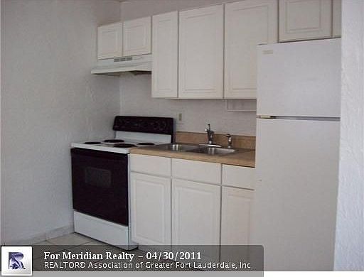 2nd image of 523 NW 11th Ave