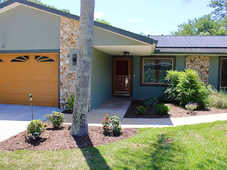 607 Johnson Dr — Photo 1