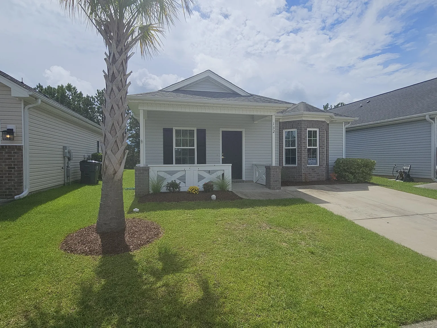 3 bed, 1262 sqft, $1,900 — Photo 1