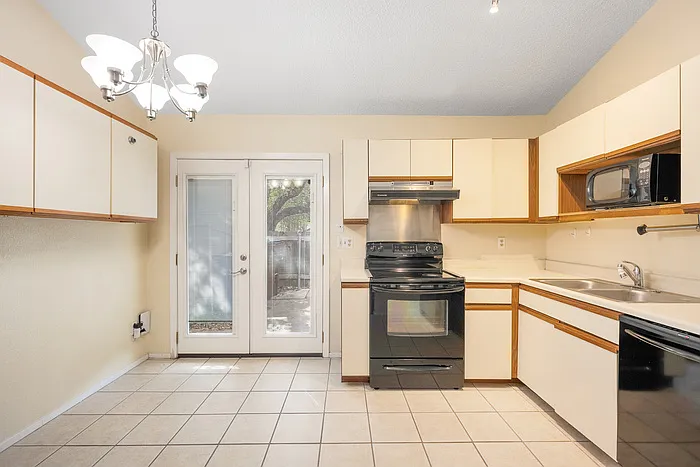 1015 E Yager Ln #41 — Photo 5