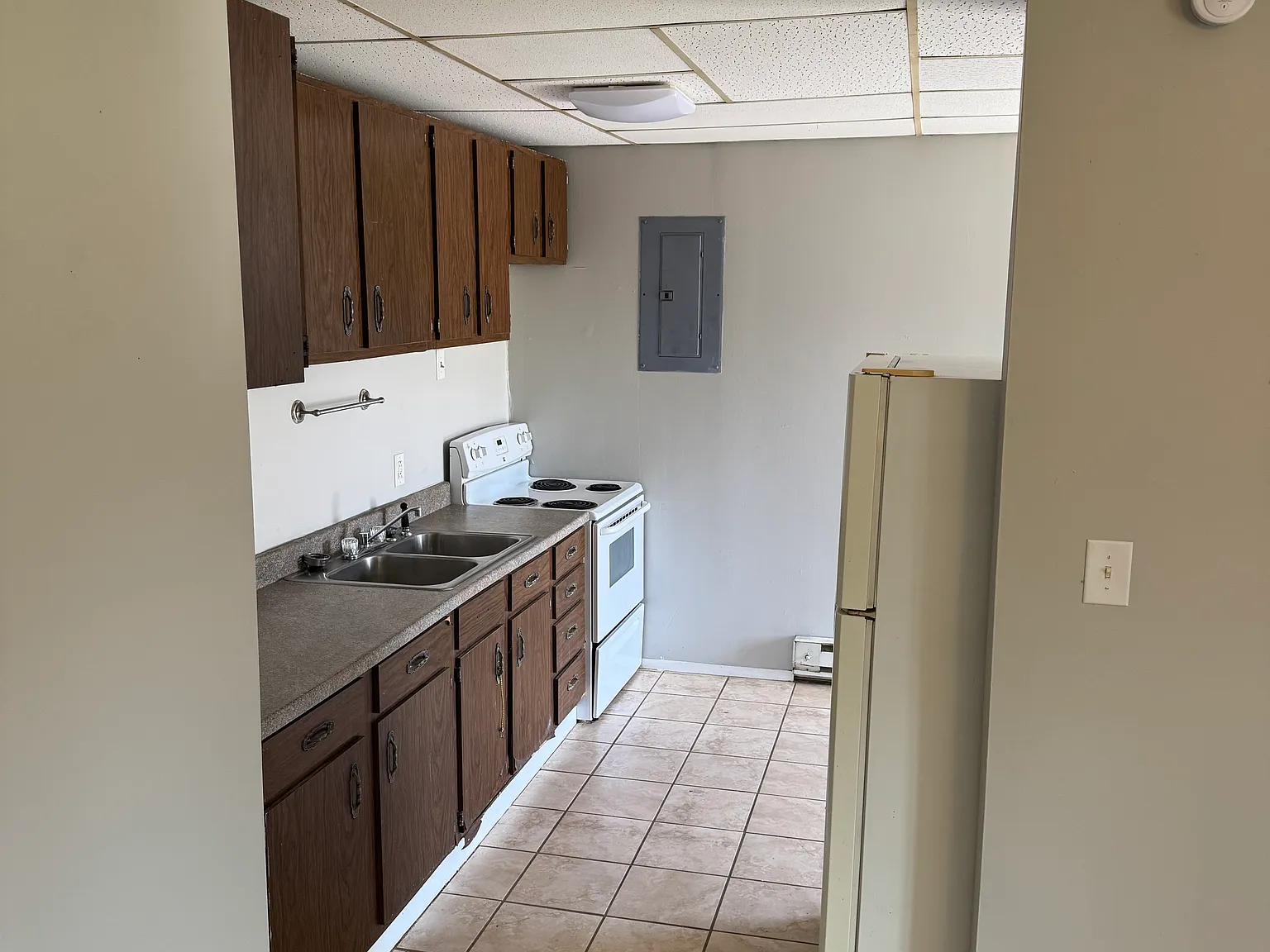 2 bed, $650 — Photo 3