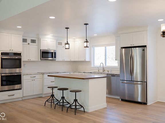2nd image of 1550 Persimmon Pl