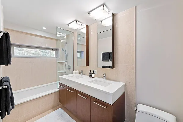 Sold by Nest Seekers International | media 6