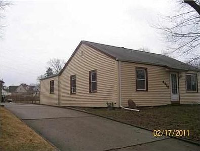 3rd image of 4930 N Glenaire Ct
