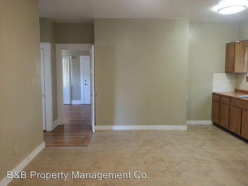 4th image of 517 W 12th St
