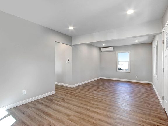 3rd image of 533 N 3rd Ave #A
