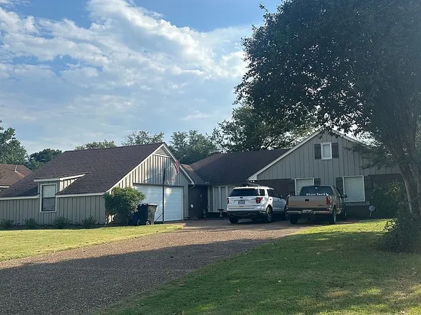 205 Wildwood Dr, Greenville, MS 38701