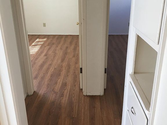 3rd image of 1532 Missouri St