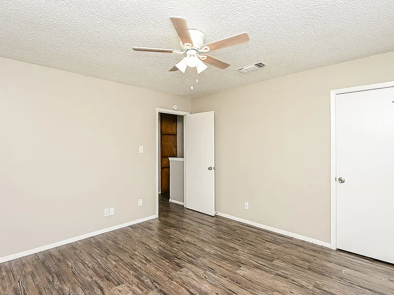 3801-3807 Coates Cir — Photo 12