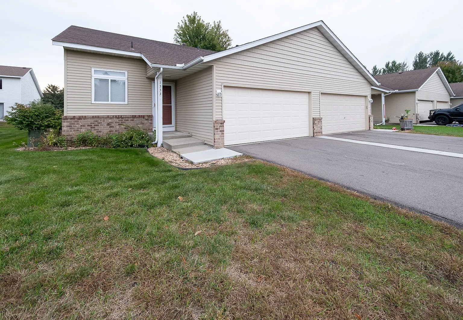 Chartreux Avenue, Shakopee (1553) LS MG1 - 1 — Photo 1