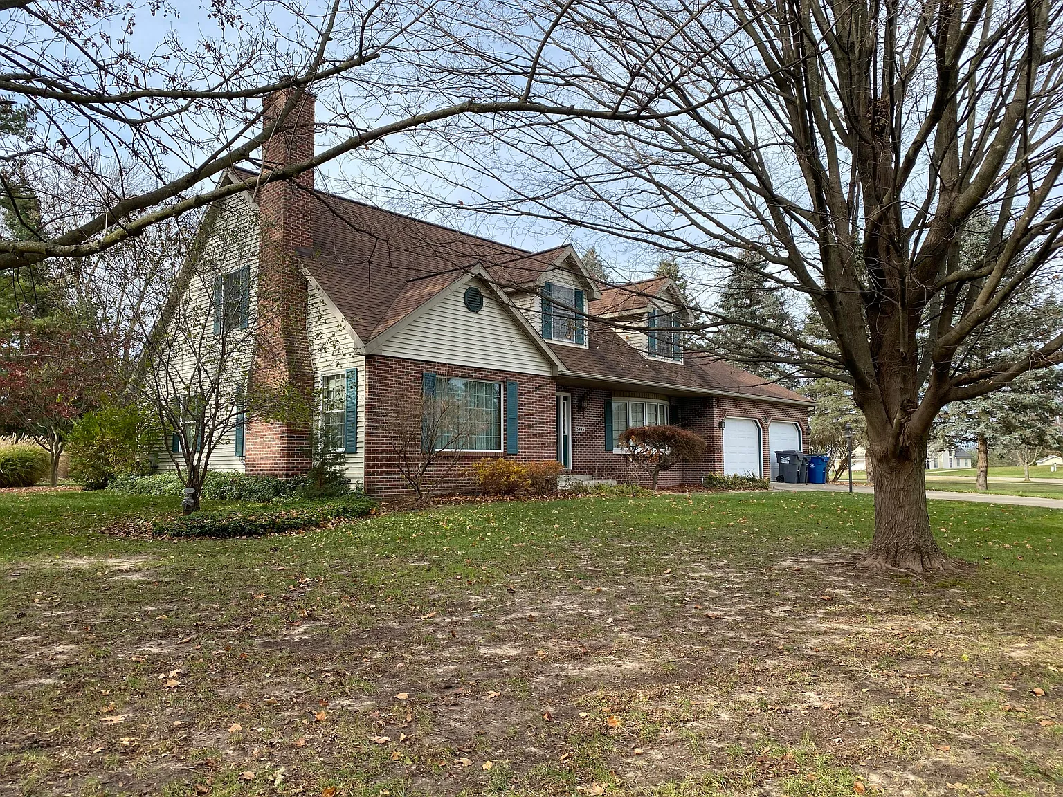 5835 Canton Dr photo 1