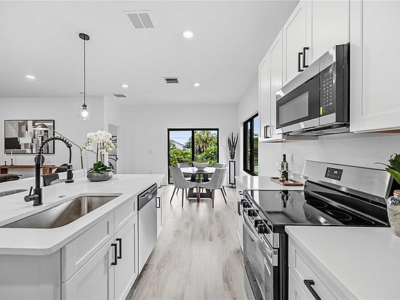 5th image of 8533 LANCELOT AVENUE