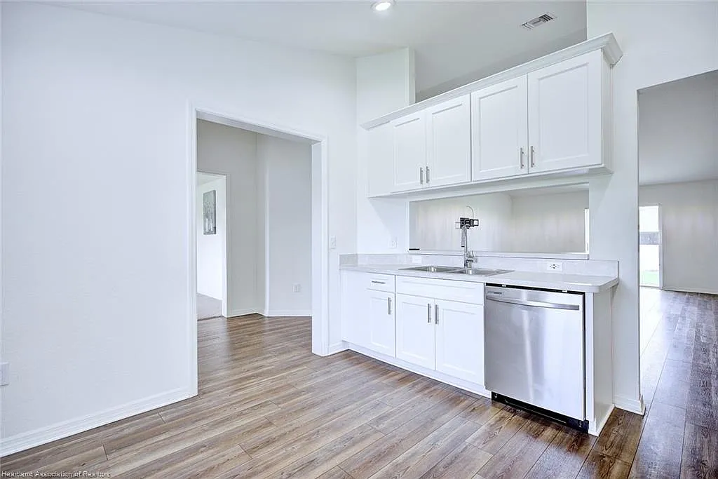 4550 San Ignacio — Photo 3