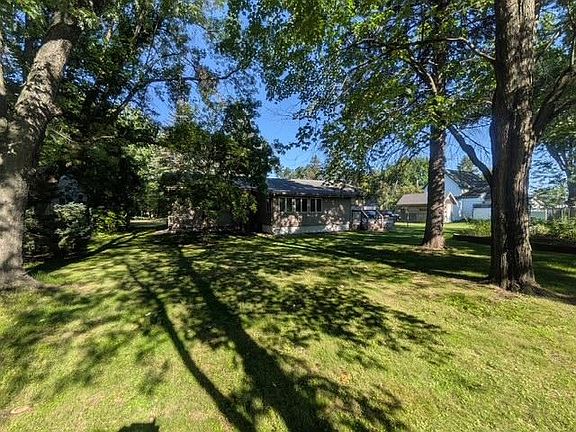 4th image of 655 Cedar Ave