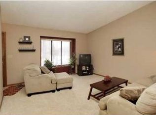 1312 Cambridge Dr SE, Grand Rapids, MI