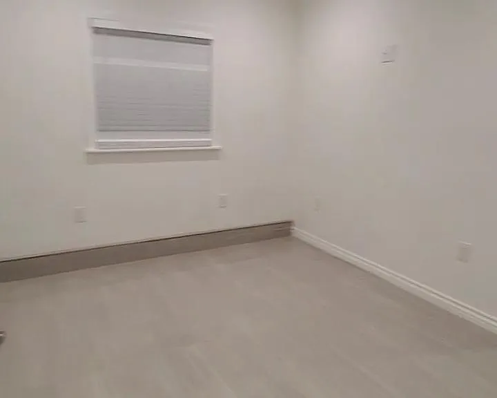 Bedroom Queen Size Bed Fits with nightstands.