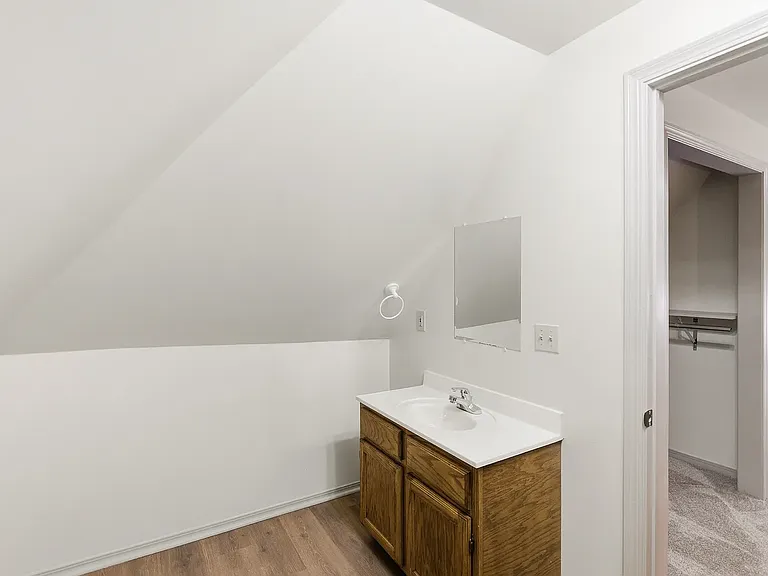 1204 W 2nd St N — Photo 12