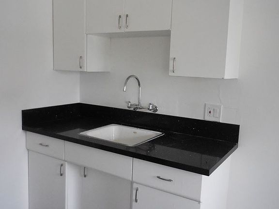 4th image of 242 Glendora Ave APT 02