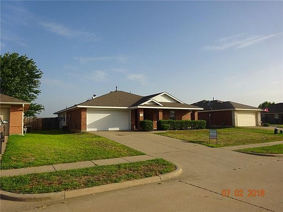2nd image of 110 Stoney Creek Ln
