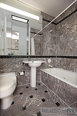 Rented by NextStopNY | media 18