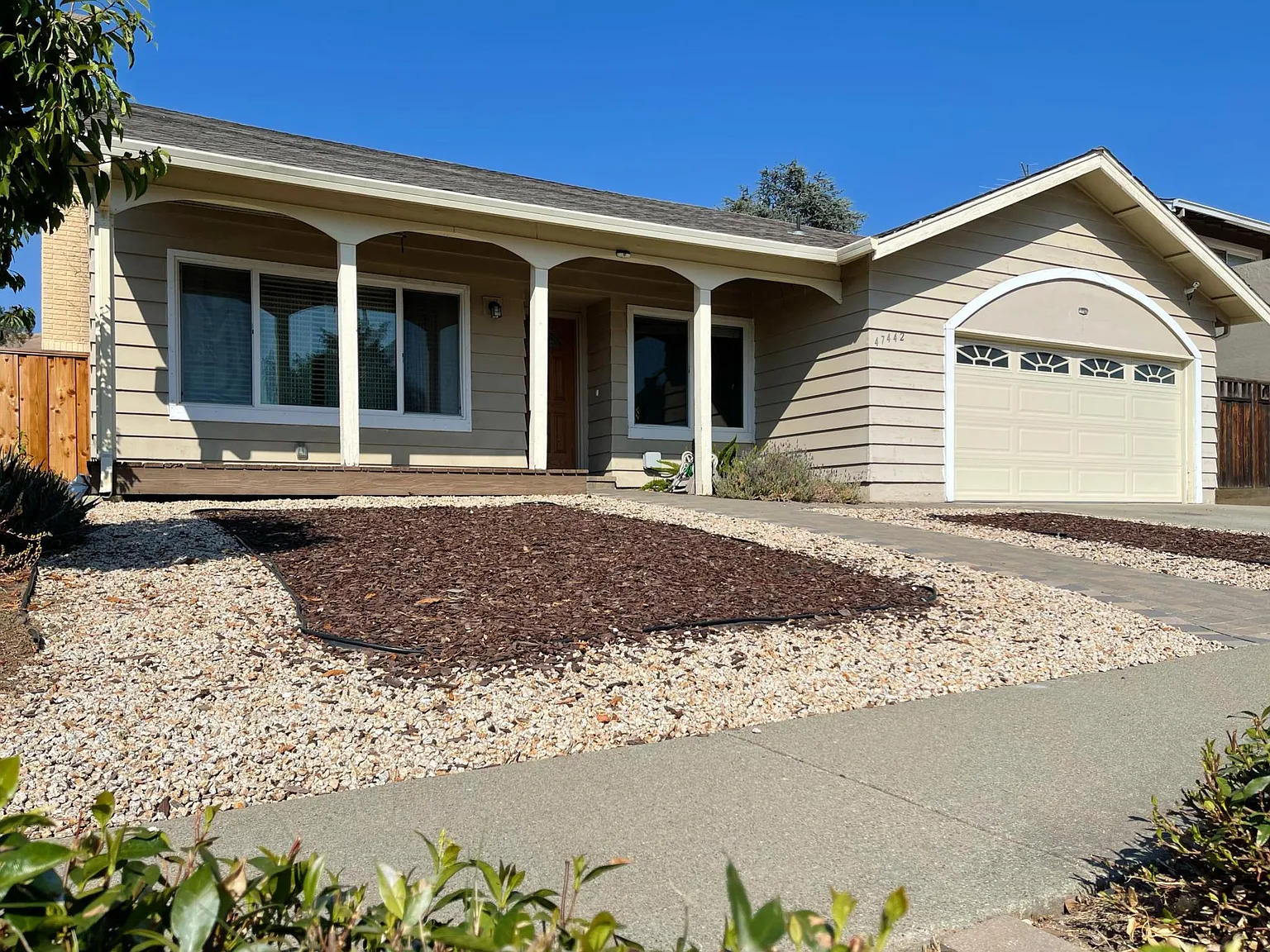47442 Mantis St — Photo 2