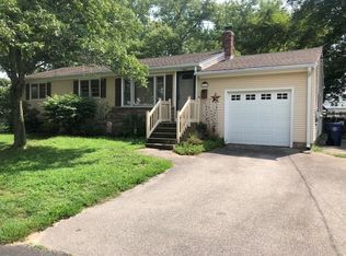 44 Alpine St, Warwick, RI 02889