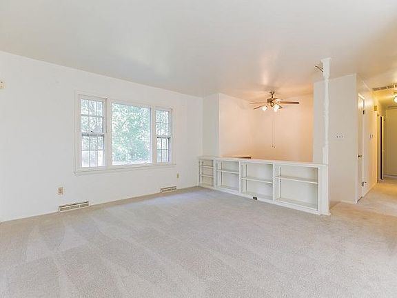 5th image of 22019 Willis Dr