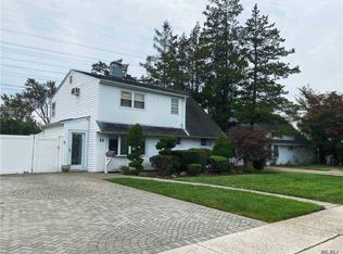 48 Meridian Rd, Levittown, NY 11756