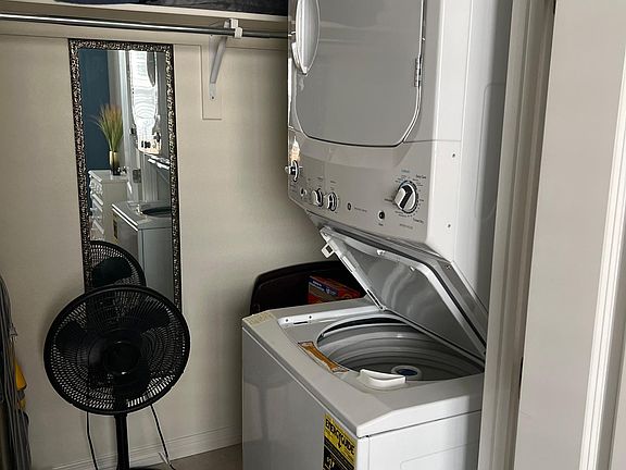 5th image of 9426 E 51st Dr