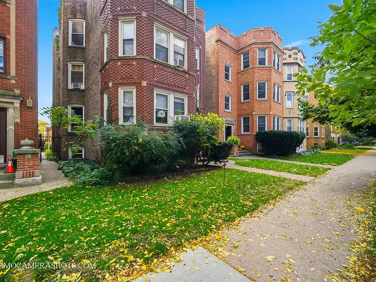 2045 W Farragut Ave #3 — Photo 3