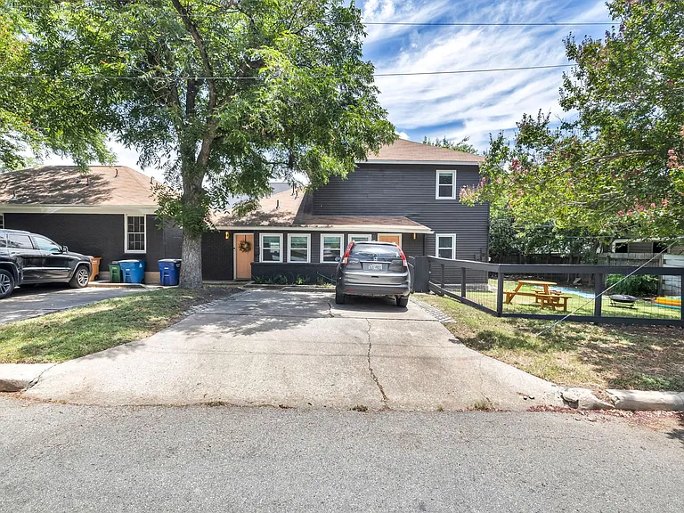 701 Harris Ave — Photo 44