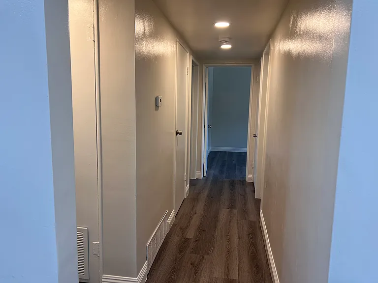 915 E Wingate St — Photo 14