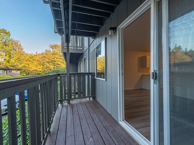 West Hills Terrace — Photo 37