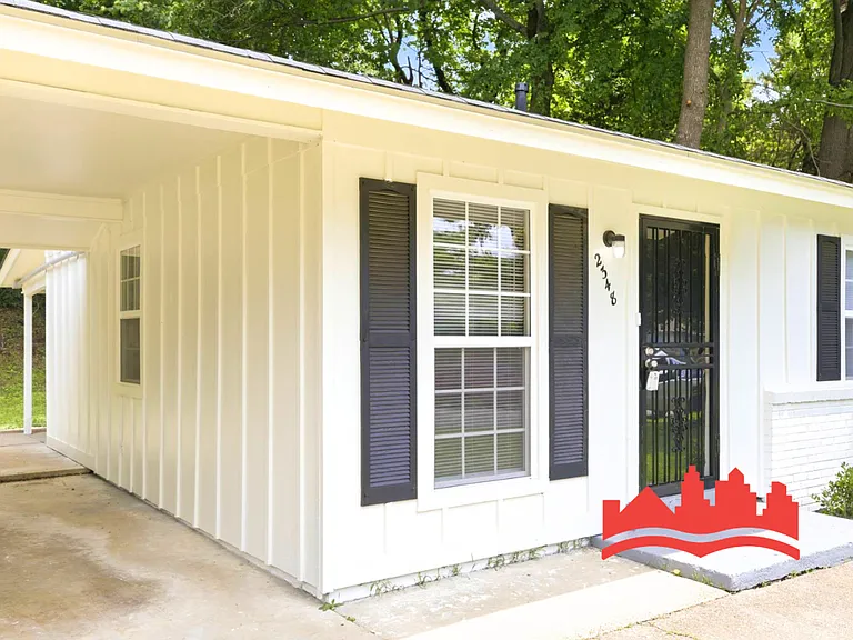 2348 Millbrook Ave — Photo 4