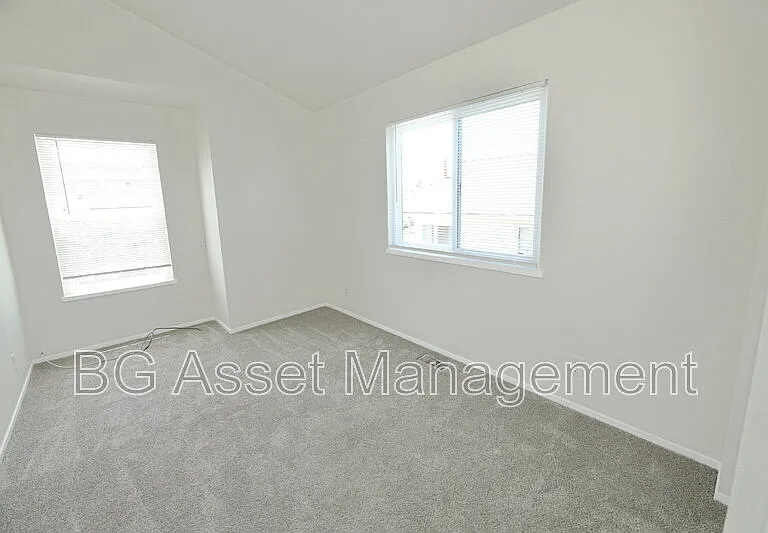 810 3rd St — Photo 11